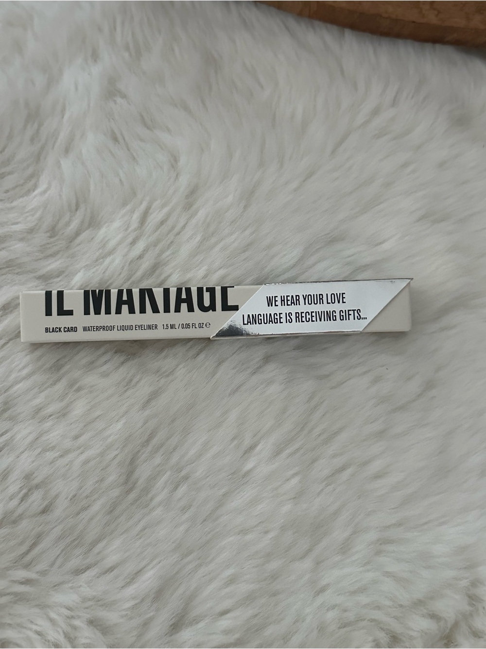 IL Makiage Black Card Waterproof Liquid Eyeliner